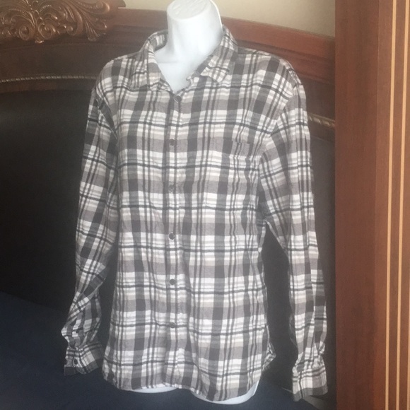 Cedar Wood State Tops - 3/$20 Cedar Wood State